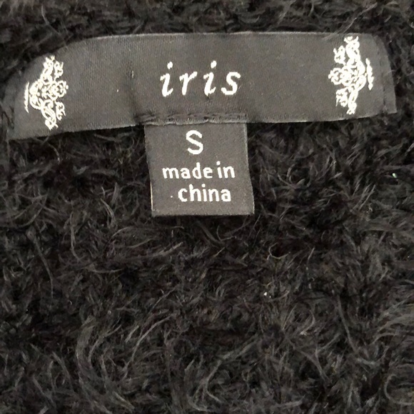 Black fuzzy sweater - Picture 2 of 2